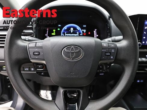 Used 2025 Toyota Camry LE FWD image 10