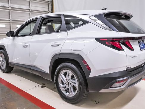 Certified 2026 Hyundai Tucson SE FWD image 8