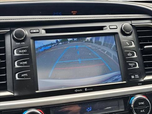Used 2014 Toyota Highlander XLE AWD/4WD image 26