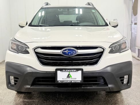 Used 2022 Subaru Outback Premium image 2