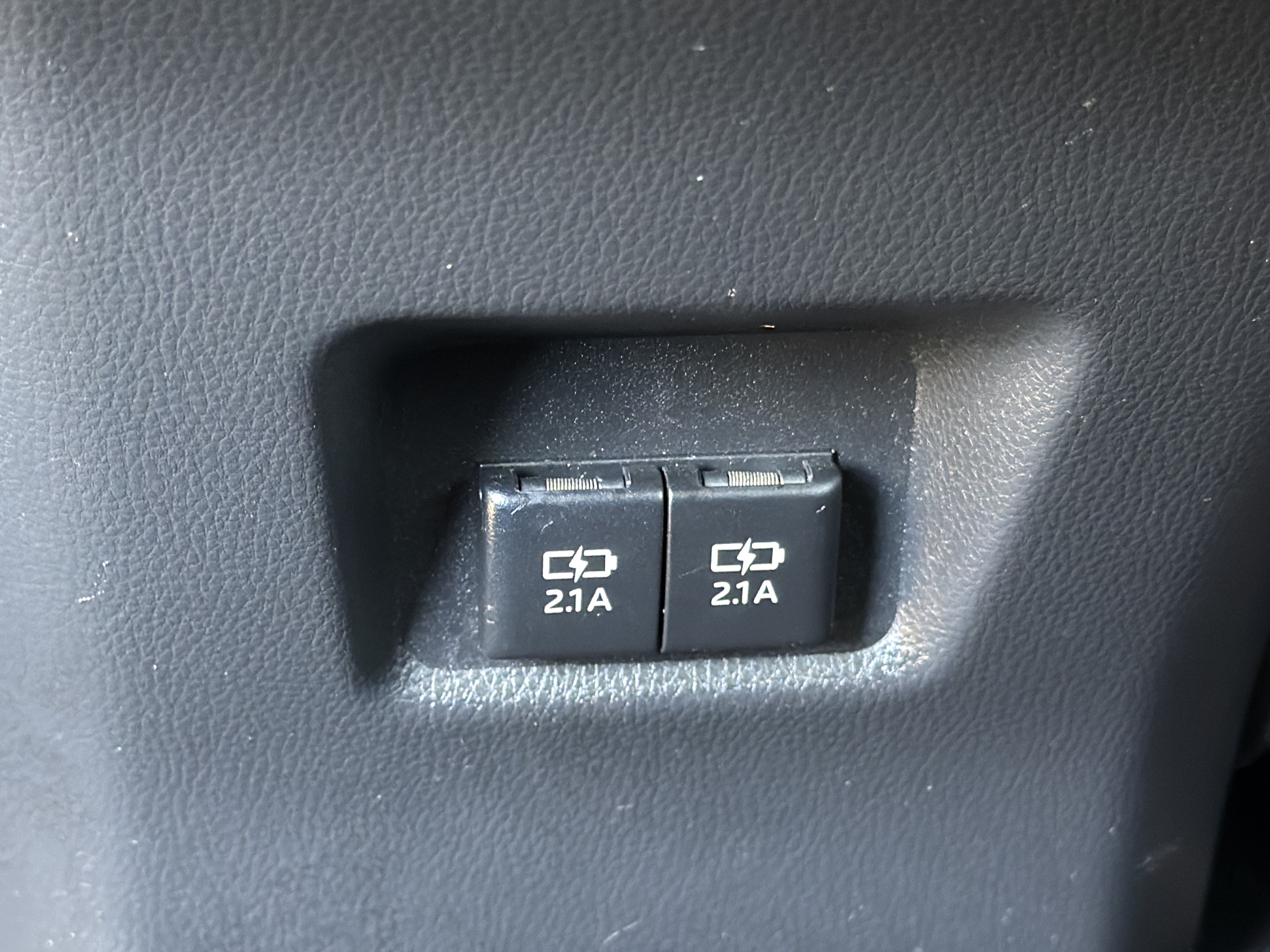 Used 2020 Toyota RAV4 XLE w/ Convenience Package FWD image 19