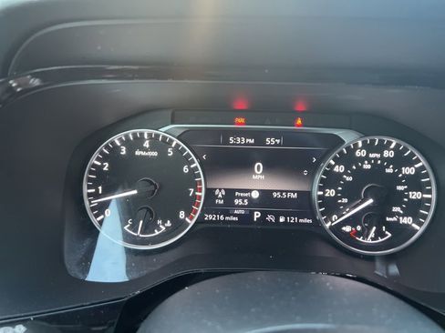 Used 2022 Nissan Pathfinder SV image 9