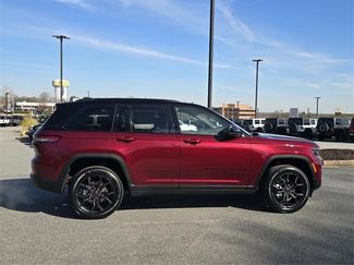 New 2025 Jeep Grand Cherokee Limited video 2