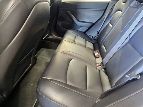 Used 2018 Tesla Model 3 Long Range RWD image 12