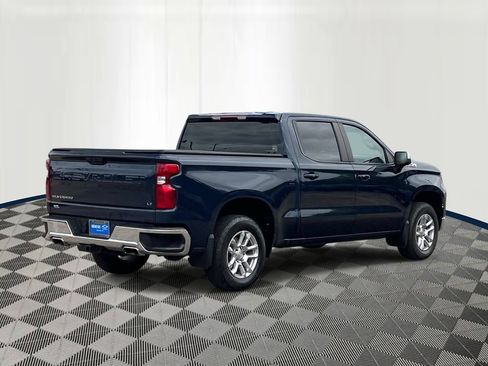Used 2023 Chevrolet Silverado 1500 LT w/ Z71 Off-Road Package AWD/4WD image 5