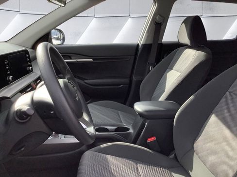 Used 2025 Kia Seltos LX AWD/4WD image 7