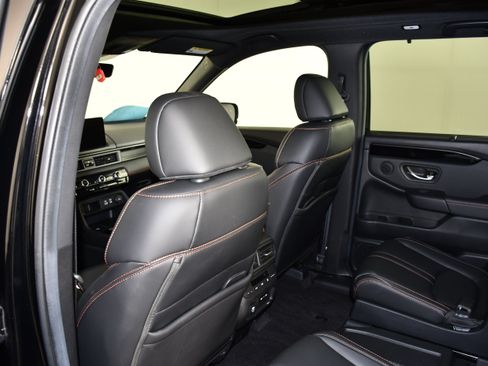 Certified 2025 Honda Pilot TrailSport image 49