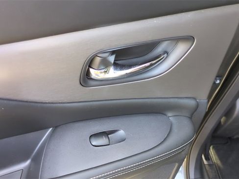 Used 2019 Nissan Murano S image 13