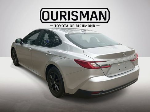 Used 2025 Toyota Camry LE image 7