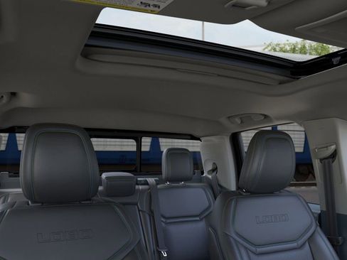 New 2025 Ford Maverick Lobo image 12