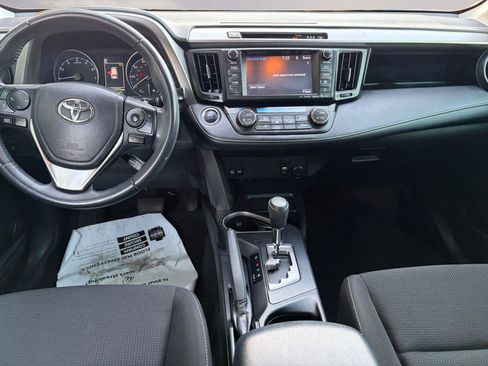 Used 2018 Toyota RAV4 XLE FWD image 11