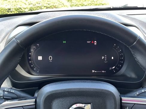 Used 2023 Volvo XC40 B5 Plus AWD/4WD image 15