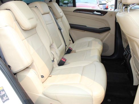 Used 2017 Mercedes-Benz GLS 450 4MATIC image 25