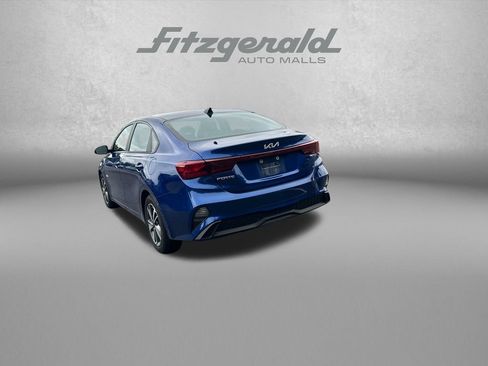 Used 2022 Kia Forte LXS w/ LXS Technology Package FWD image 6
