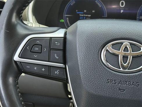 Used 2023 Toyota Highlander Limited image 14