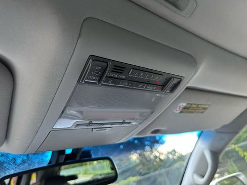 Used 2009 Lexus LX 570 4WD image 30