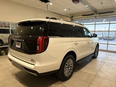 New 2026 Ford Expedition Platinum image 6