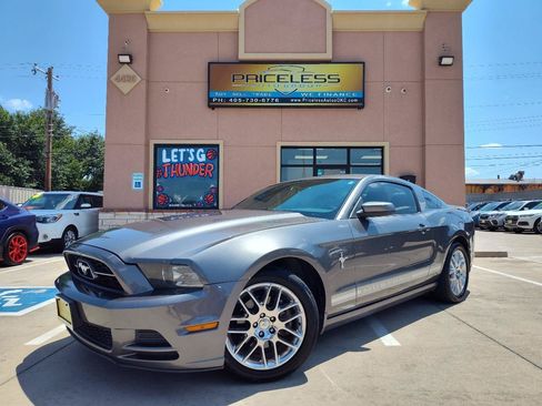 Used 2013 Ford Mustang Premium RWD image 1