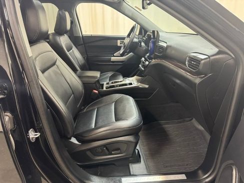 Used 2023 Ford Explorer Limited w/ Limited Technology Package image 28