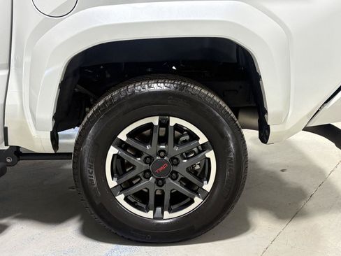 Used 2024 Toyota Tacoma TRD Sport w/ TRD Sport Premium Package AWD/4WD image 37