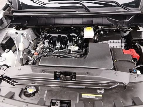 Certified 2025 Nissan Pathfinder SV FWD image 29