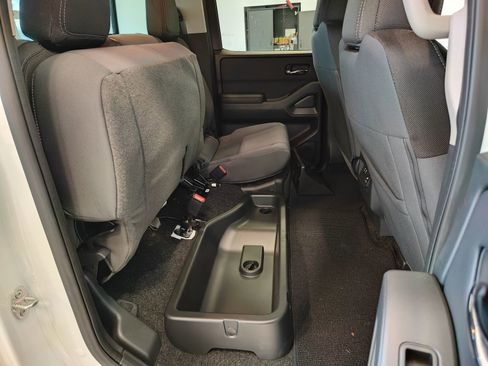 New 2025 Nissan Frontier SV w/ SV Convenience Package image 17