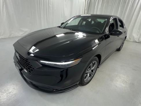 Used 2023 Honda Accord EX image 7