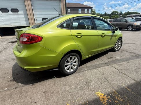 Used 2013 Ford Fiesta SE FWD image 5