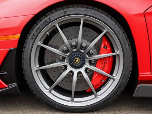 Used 2019 Lamborghini Aventador SVJ AWD/4WD image 23