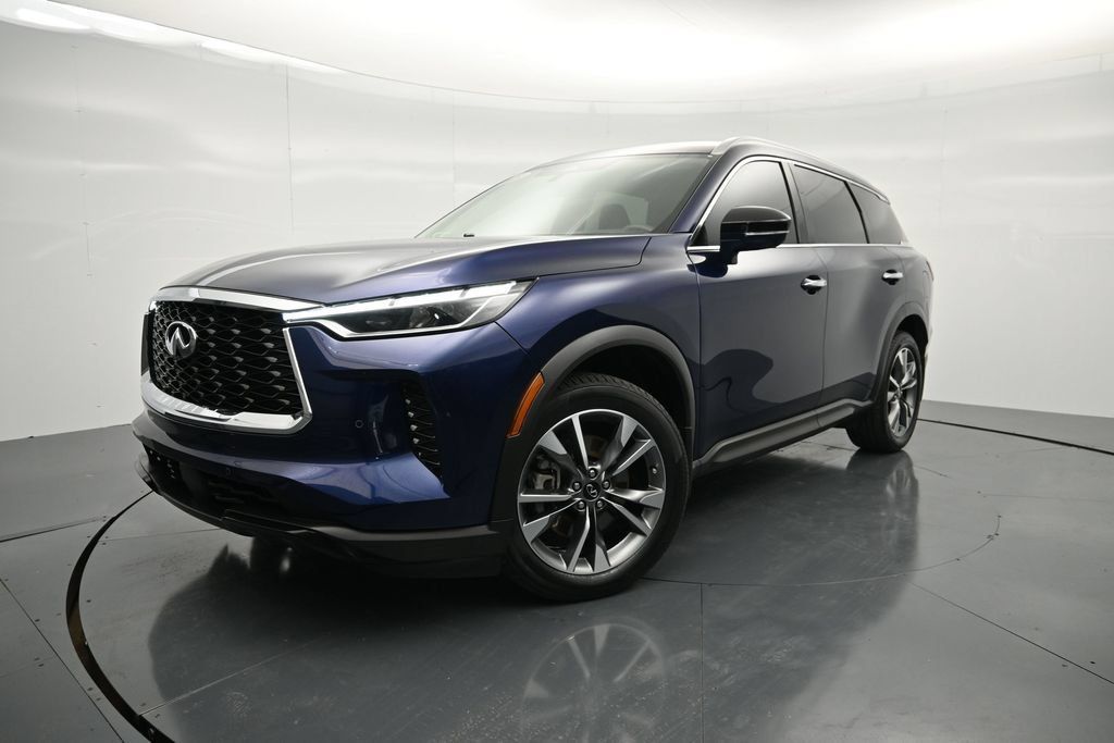 Used 2023 INFINITI QX60 Luxe w/ Performance Audio Package FWD image 1