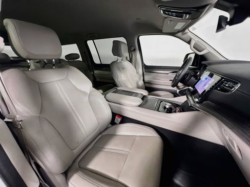 Used 2024 Jeep Wagoneer Series II w/ Flexible Seating Group RWD image 30