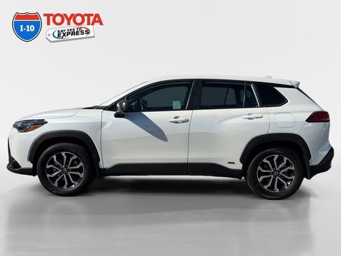 Used 2023 Toyota Corolla Cross S AWD/4WD image 2