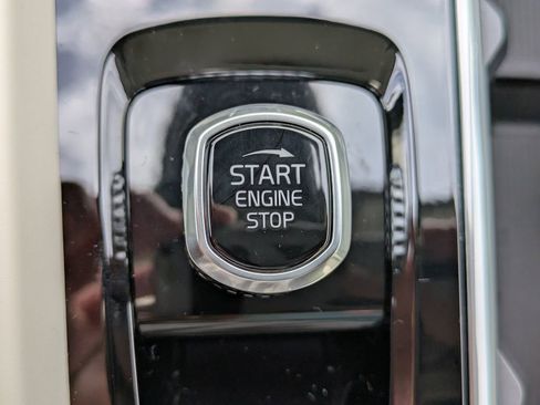 New 2026 Volvo XC60 B5 Ultra w/ Protection Package Premier image 28