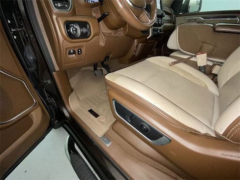 Used 2019 RAM 1500 Laramie image 12