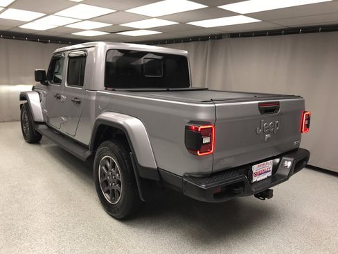 Used 2021 Jeep Gladiator Overland w/ Popular Equipment Package AWD/4WD image 2