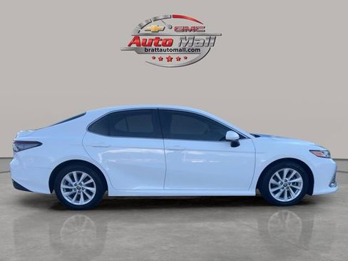 Used 2022 Toyota Camry LE image 6