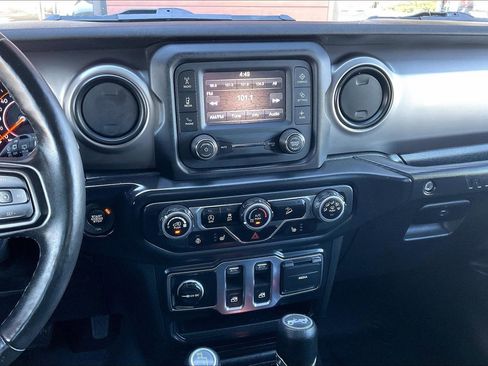 Used 2019 Jeep Wrangler Sport image 9