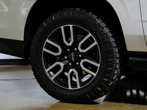 Used 2021 GMC Yukon XL AT4 w/ AT4 Premium Plus Package image 59