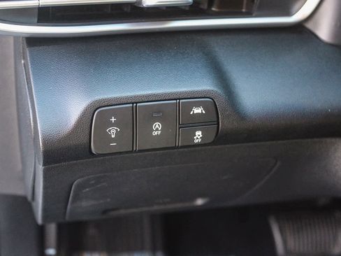 Used 2021 Hyundai Elantra SE image 28