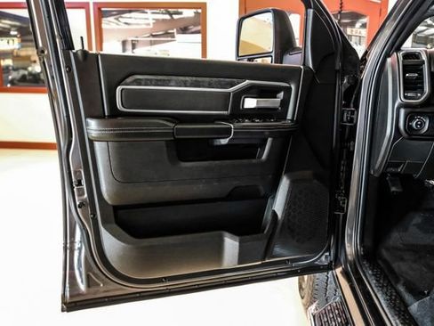 Used 2024 RAM 2500 Big Horn AWD/4WD image 39