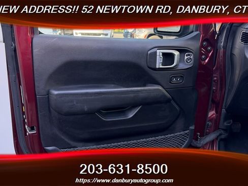 Used 2021 Jeep Wrangler Unlimited Sahara AWD/4WD image 13