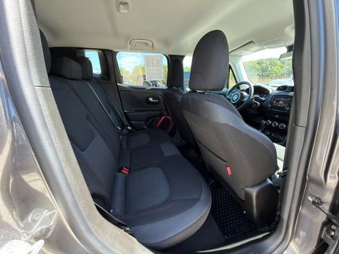 Used 2017 Jeep Renegade Trailhawk AWD/4WD image 11