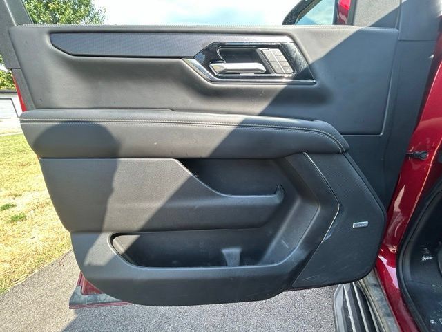 Used 2025 GMC Yukon Elevation AWD/4WD image 22