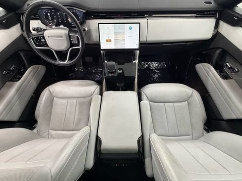 Used 2025 Land Rover Range Rover Sport SE AWD/4WD image 18