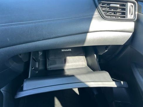 Used 2020 Nissan Rogue SL AWD/4WD image 28