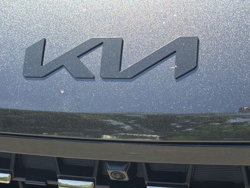 New 2026 Kia Carnival SX w/ SX Dark Edition Package FWD image 12