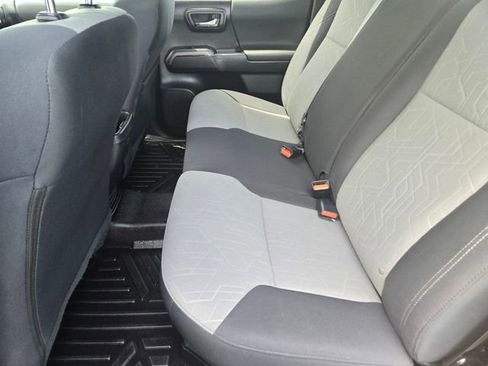 Used 2022 Toyota Tacoma TRD Off-Road w/ Technology Package AWD/4WD image 12