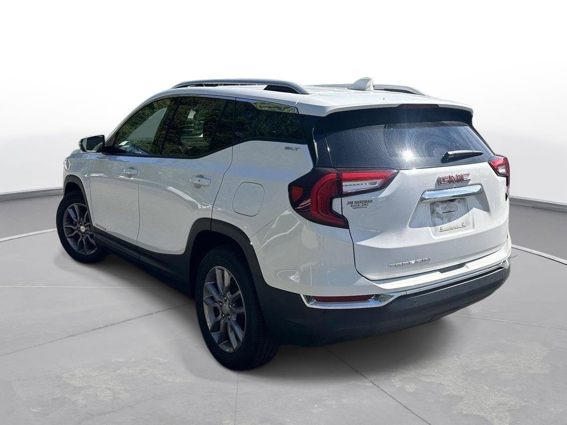 Used 2023 GMC Terrain SLT w/ Tech Package FWD image 8