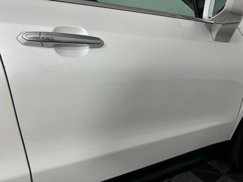 Used 2019 Cadillac XT4 Luxury w/ Cold Weather Package AWD/4WD image 32