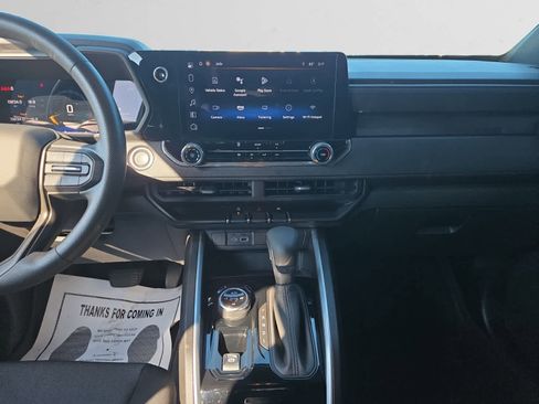 Used 2024 Chevrolet Colorado Trail Boss image 11